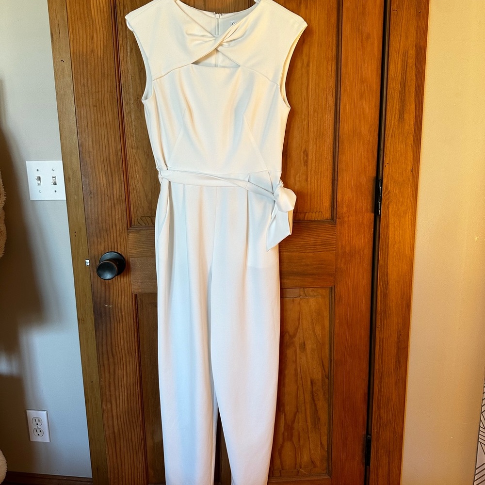 Elegant White Sleeveless Jumpsuit